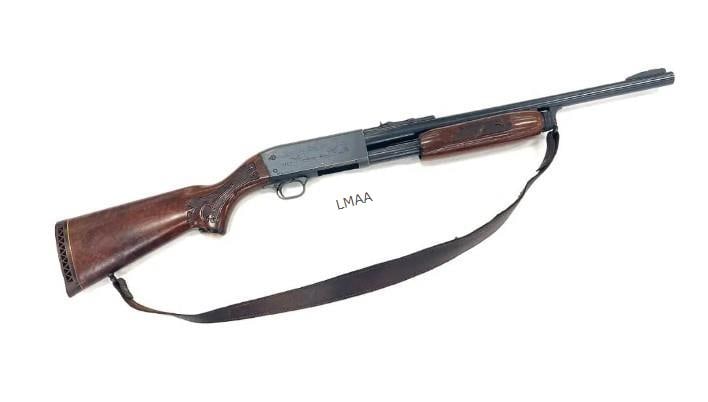 Ithaca 37 Featherlight DeerSlayer 12 Ga Pump: Ithaca Model 37 Featherlight DeerSlayer 12 Ga Pump Shotgun. The Ithaca model 37 DeerSlayer is in nice used condition. Barrel measures 20 inches in length. Shotgun shoots a 2 3/4 inch shell. Blueing is