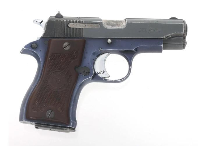 STAR MODEL STARFIRE 9mm CALIBER SEMI AUTO PISTOL: Star Model Starfire 9mm/.380 caliber semi-automatic pistol. No import stamp. Blued finish. Fixed sight. Checkered composite grips. Two magazines. Caliber / Gauge 9mm Corto Barrel Length: 3" Serial