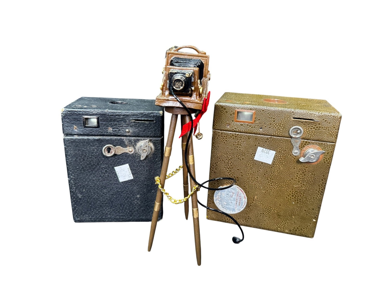 ANTIQUE CAMERA COLLECTION - 7