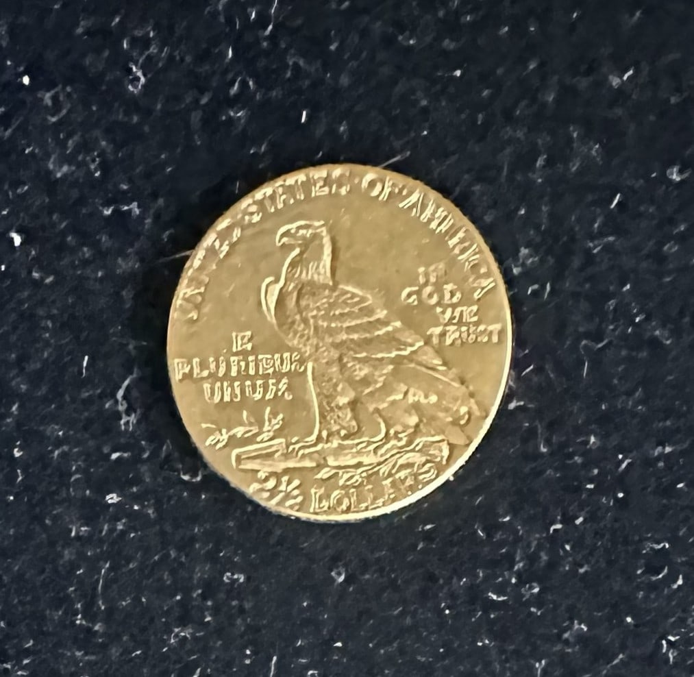 10 DOLLAR GOLD INDIAN HEAD 1914 COIN: 10 DOLLAR GOLD INDIAN HEAD 1914 COIN 15.04 GRAMS 21.6 KARATS