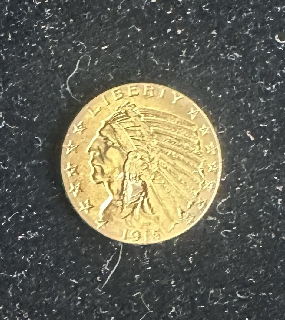5 DOLLAR GOLD INDIAN HEAD 1915 COIN: 5 DOLLAR GOLD INDIAN HEAD 1915 COIN 7.52 GRAMS 21.6 KARATS