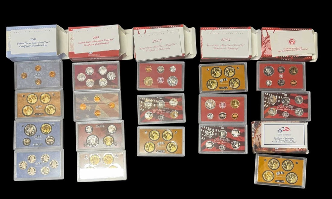 US MINT AND PROOF SET COLLECTION 2009-2010 (1 of 1)