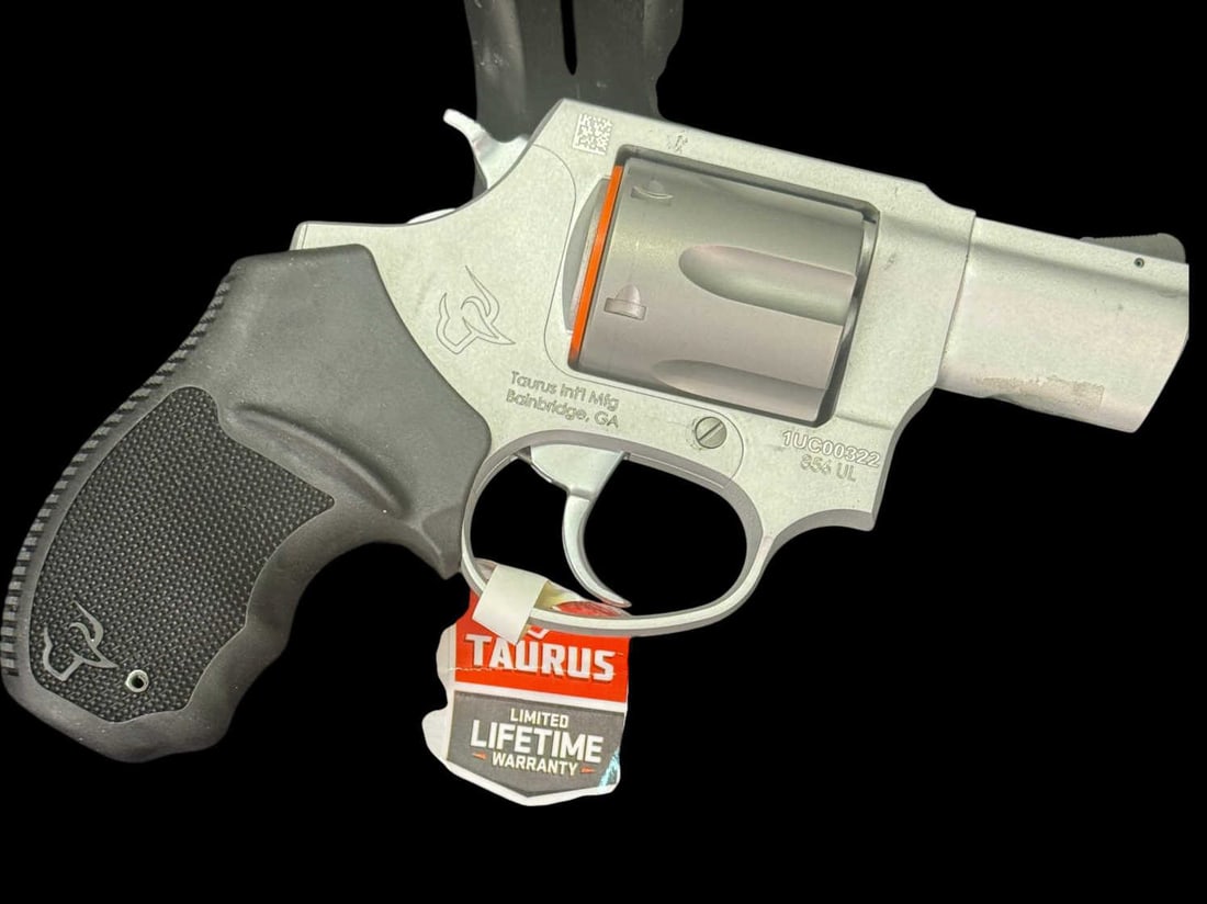 TAURUS MODEL 856 ULTRA-LITE REVOLVER (1 of 4)