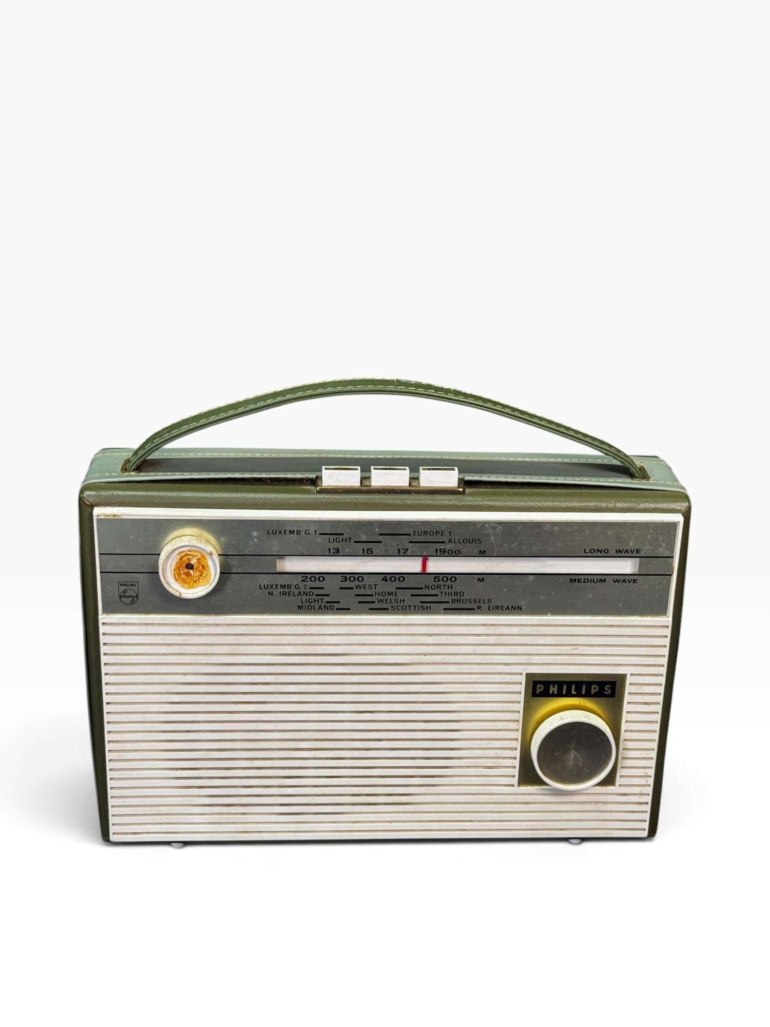 VINTAGE PHILIPS MEDIUM AND LONGWAVE: VINTAGE PHILIPS MEDIUM AND LONGWAVE9 Height: 9 in. by Width: 11