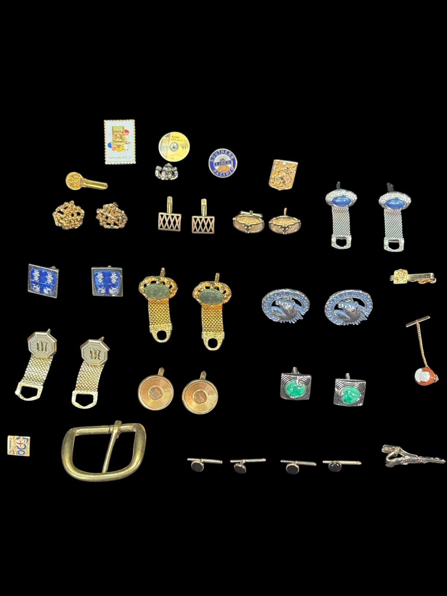 VINTAGE MENS JEWLERY AND ACCESSORY LOT: VINTAGE MENS JEWLERY AND ACCESSORY LOT.SOME VERY DISTINCTIVE PIECES.