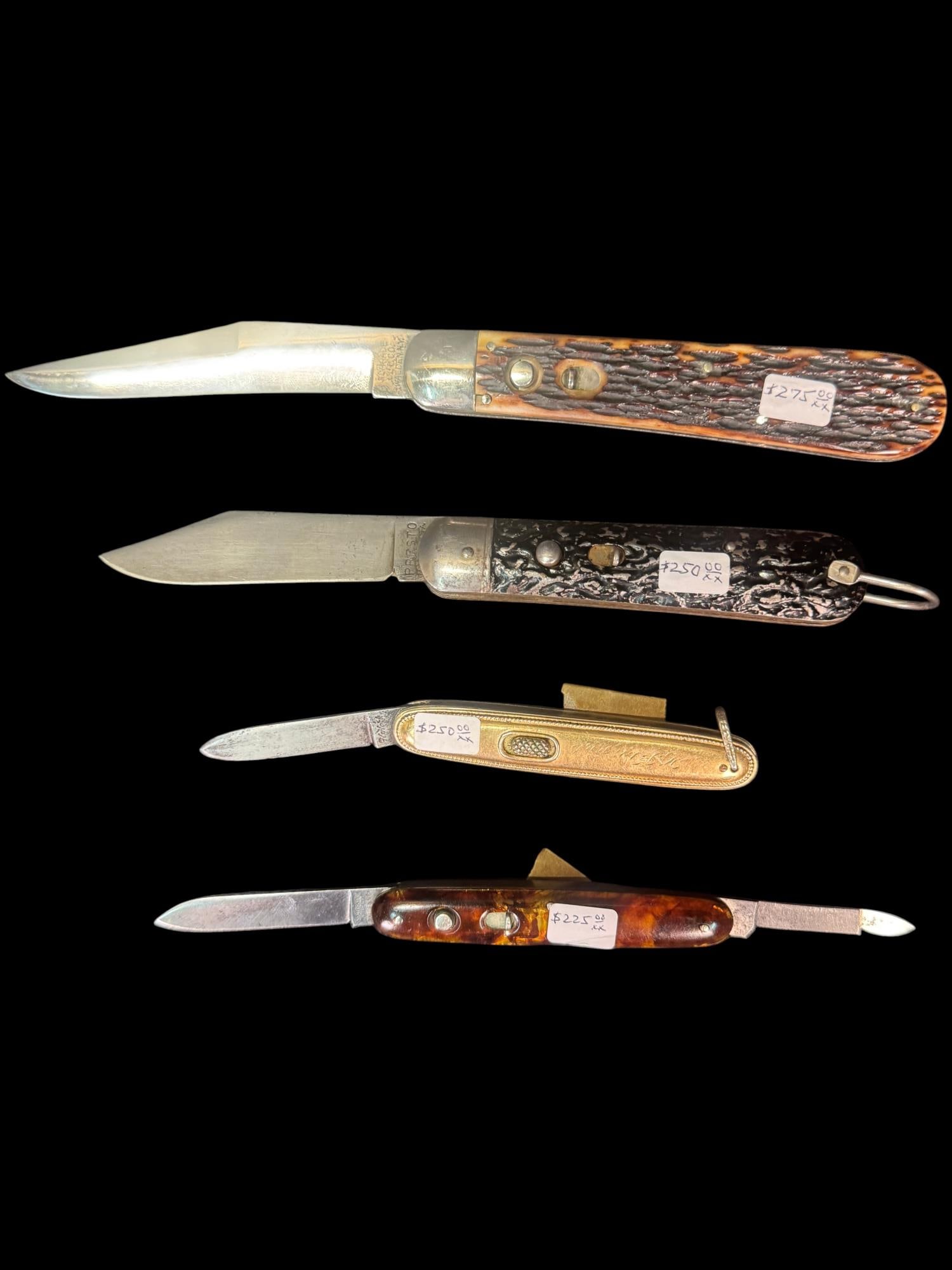 FOUR VINTAGE AUTOMATIC KNIVES. ASSORTED COLLECTION - 3