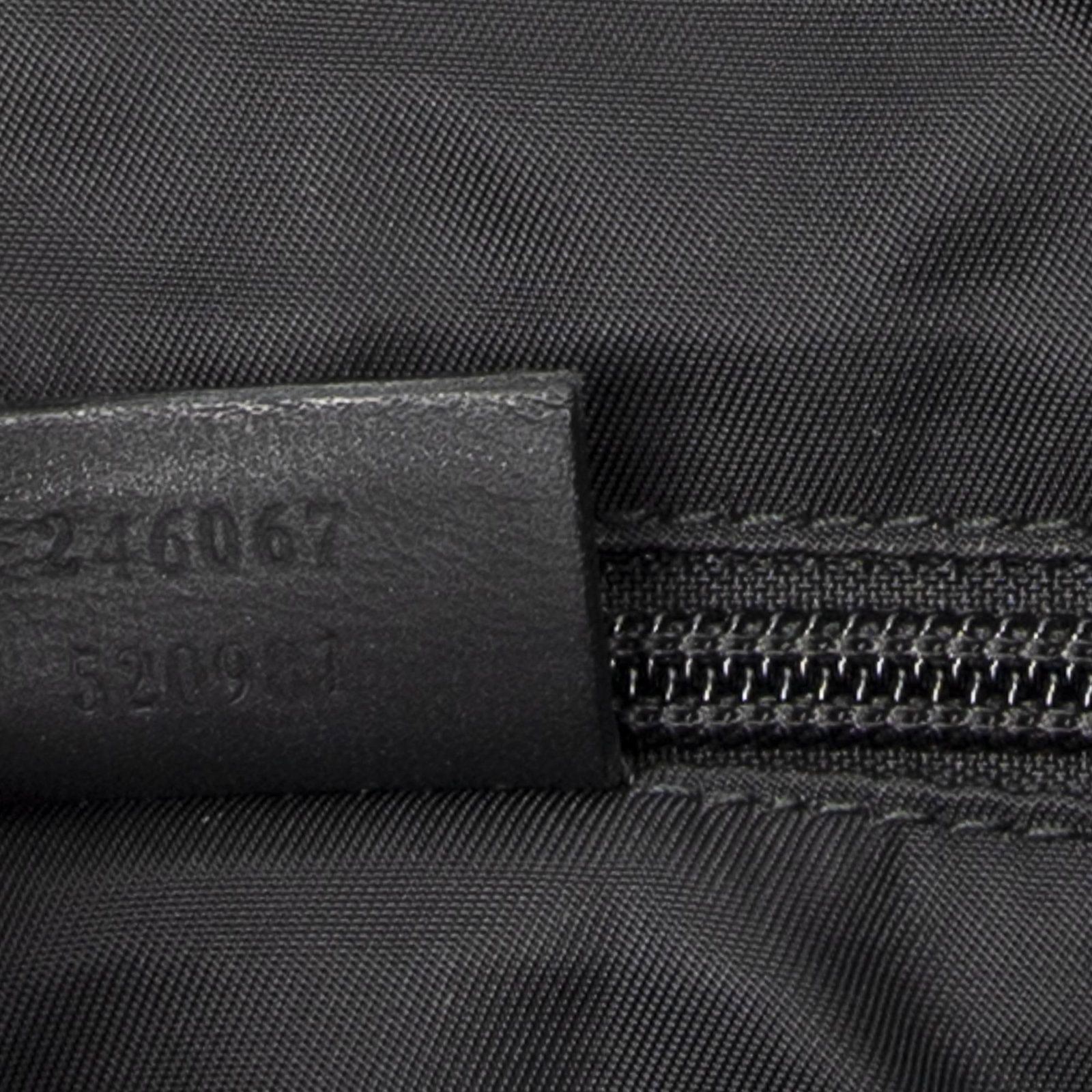 Gucci Rubber Effect Web Medium Messenger Sho - 7