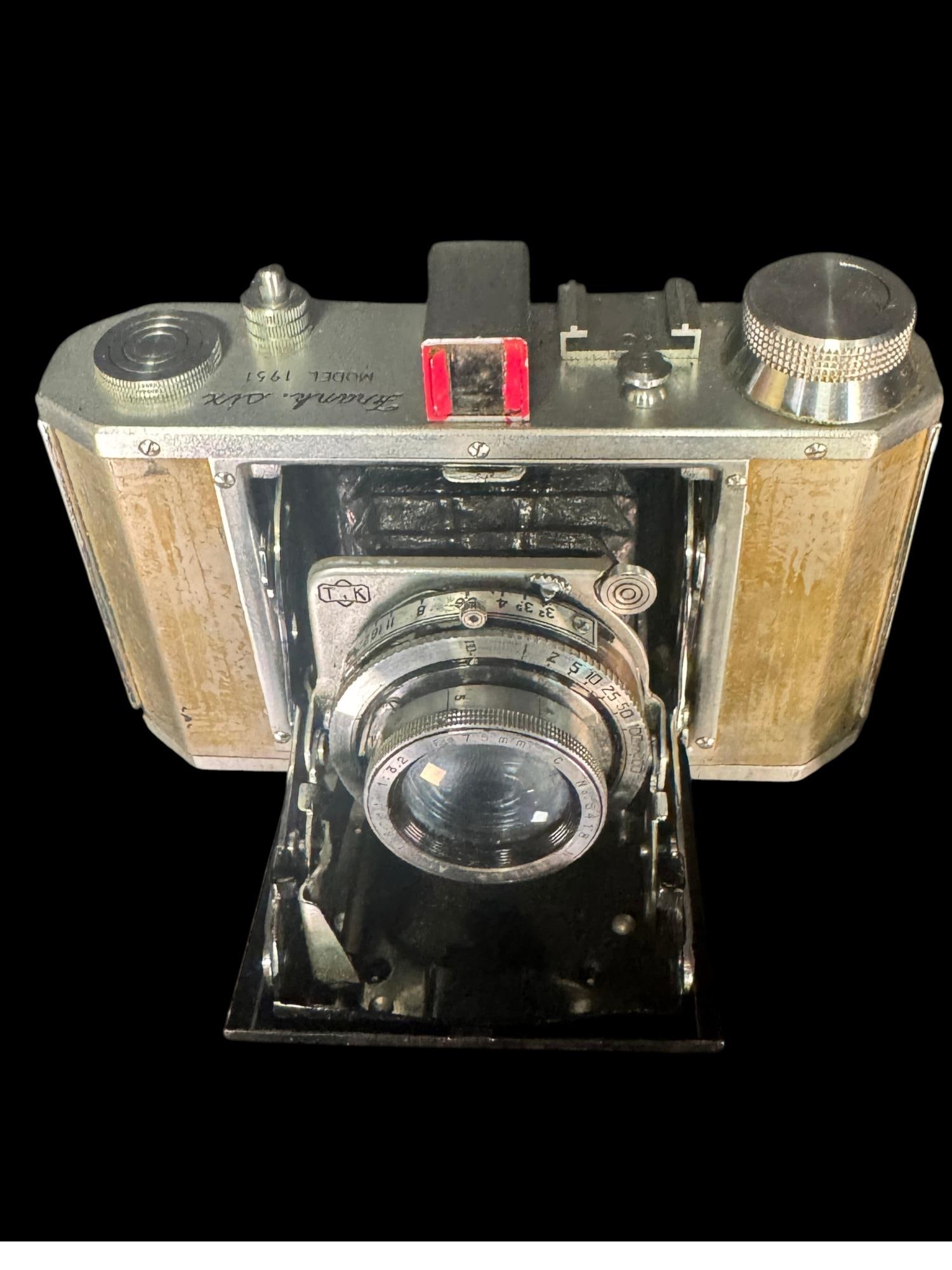 FRANKA SIX MODEL 1951 FOLDING MEDIUM FORMAT CAMERA - 2