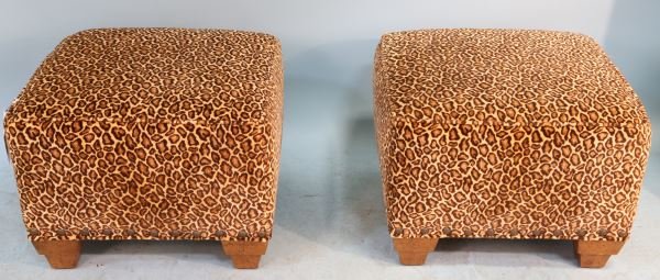 PAIR OF THOMASVILLE CHEETAH PRINT OTTOMANS: PAIR OF THOMASVILLE CHEETAH PRINT OTTOMANS Height: 17 in. by Width: 22 in. by Depth: 22 in.
