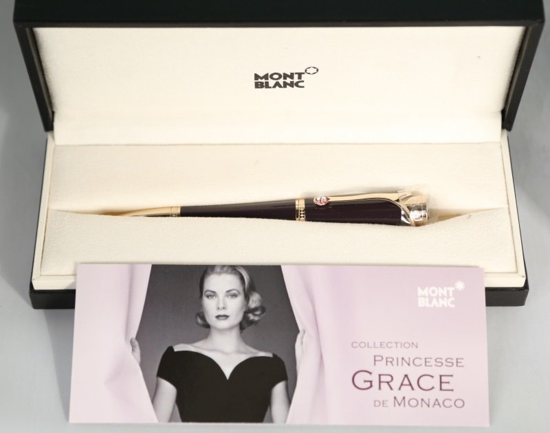 MONT BLANC "PRINCESS GRACE" SPECIAL LIMITED PEN: MONT BLANC "PRINCESS GRACE" SPECIAL LIMITED EDITION BALLPOINT PEN IN PRESENTATION BOX. PINK TOPAZ ON TIP.