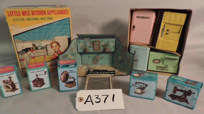 Little Miss Kitchen appliances stove, tin bathrooa: Little Miss Kitchen appliances stove, tin bathroom, diorama painted, chalk board ornaments. A371