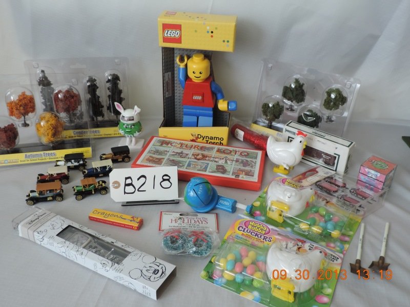 Lego Dynamo Torch, Scene-arama: conifer trees, aun: Lego Dynamo Torch, Scene-arama: conifer trees, autumn trees, deciduous trees, picture Lotto English/French. Three chicken cluckers with bubble gum Disney “Limited Edition” wrist watch. Classic car