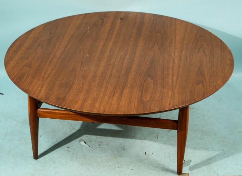 VINTAGE ROUND COFFEE TABLE: VINTAGE ROUND COFFEE TABLE. Height: 15 in. by Width: 37 in. by Depth: 37 in.