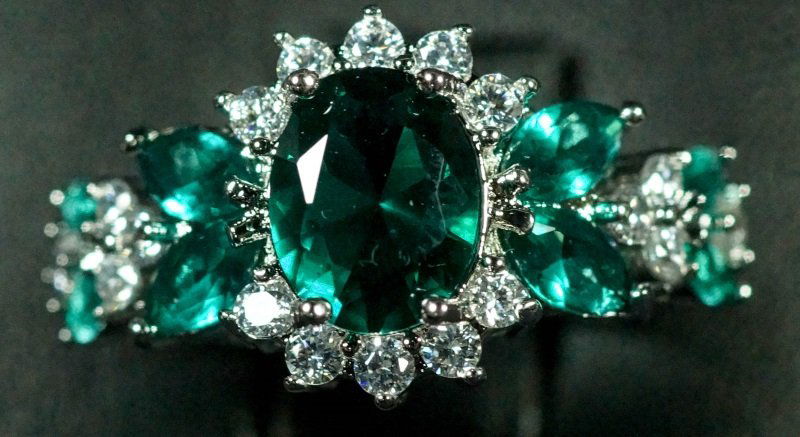 GREEN TOURMALINE CUSTOM SETTING ESTATE RING (1 of 4)