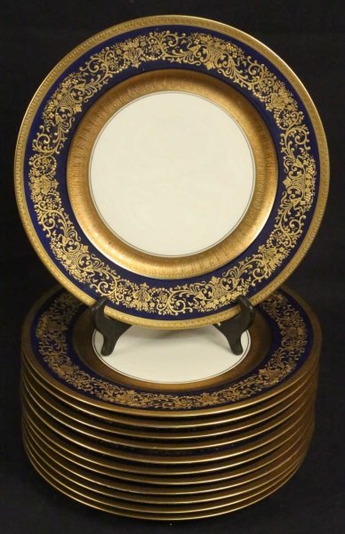 SET OF TWELVE H & C SELB BAVARIA DINNER PLATES (1 of 3)