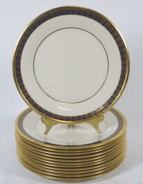 SET OF TWELVE LENOX TUDOR PLATES (1 of 3)