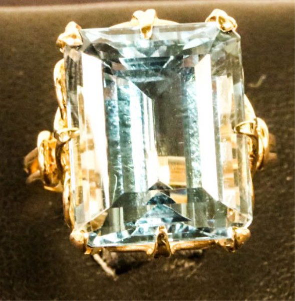 "14KT" YELLOW GOLD NATURAL BLUE TOPAZ ANTIQUE RING (1 of 2)