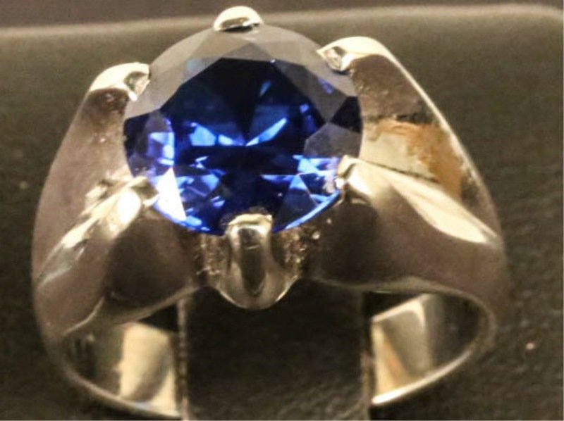 "14KT" WHITE GOLD SAPPHIRE RING (1 of 2)