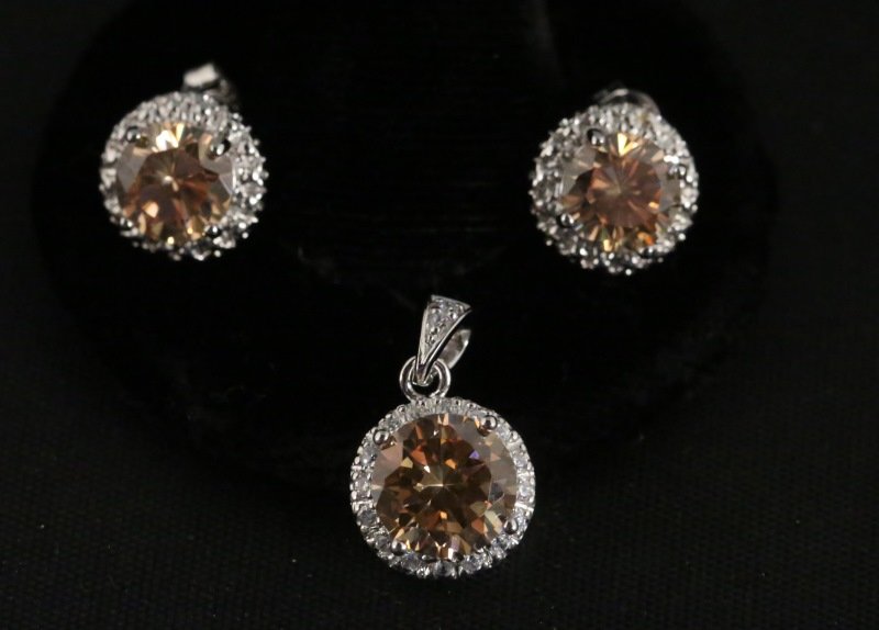 PAIR OF S.S. ROUND CHAMPAGNE & CLEAR CZ EARRINGS (1 of 2)