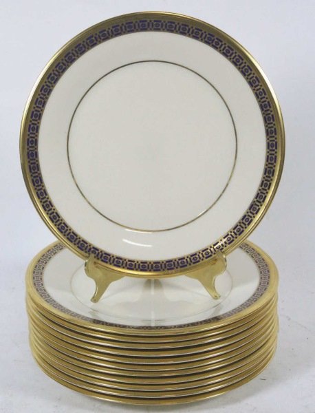 SET OF TWELVE LENOX TUDOR PLATES (1 of 3)