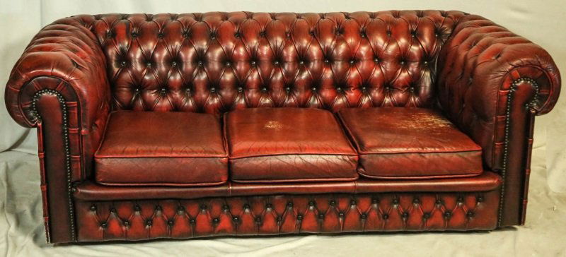 VINTAGE CHESTERFIELD LEATHER SOFA (1 of 3)