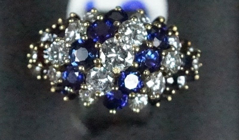 18KT YELLOW GOLD DIAMOND & NATURAL SAPPHIRE RING (1 of 2)