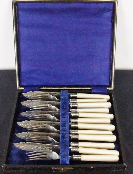 TWELVE-PIECE SILVERPLATED FISH SET WITH IVORY (1 of 6)