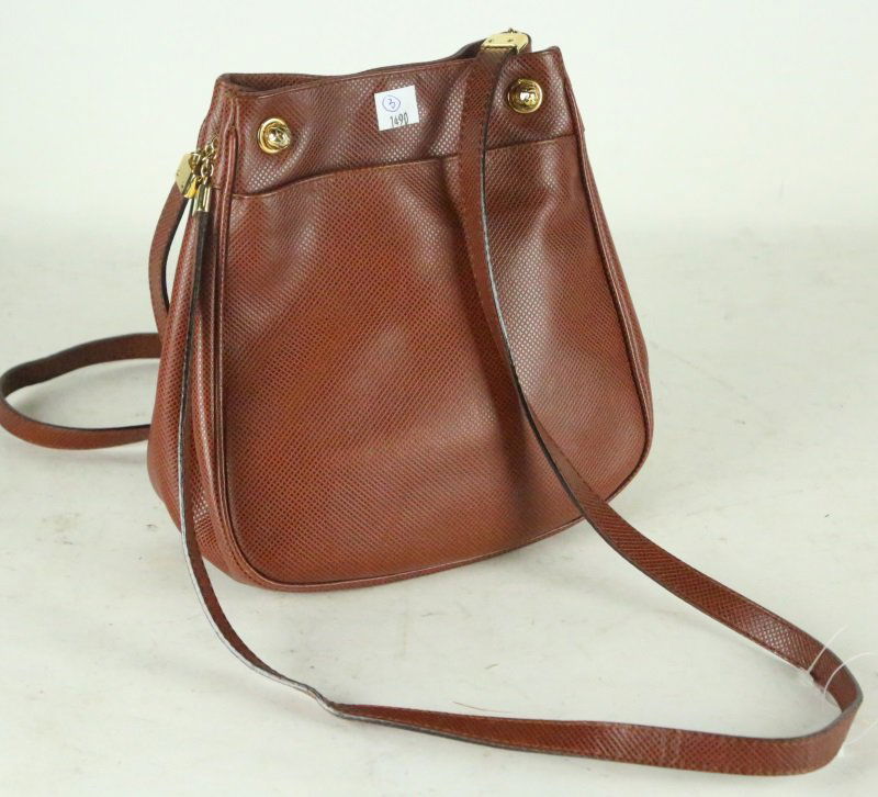 BOTTEGA VENETA CROSS-BODY LEATHER BAG. (1 of 2)