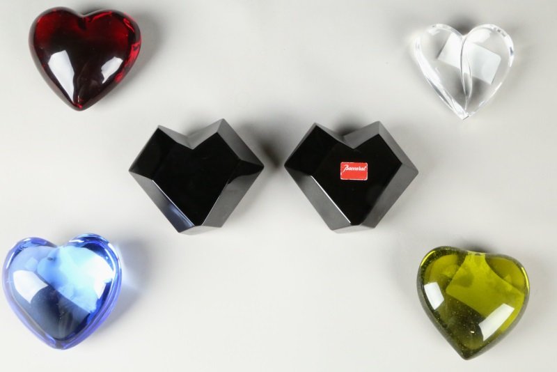 MIXED LOT OF SIX STEUBEN & BACCARAT HEARTS (1 of 3)