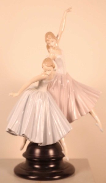 LLADRO BALLERINA FIGURE (1 of 3)
