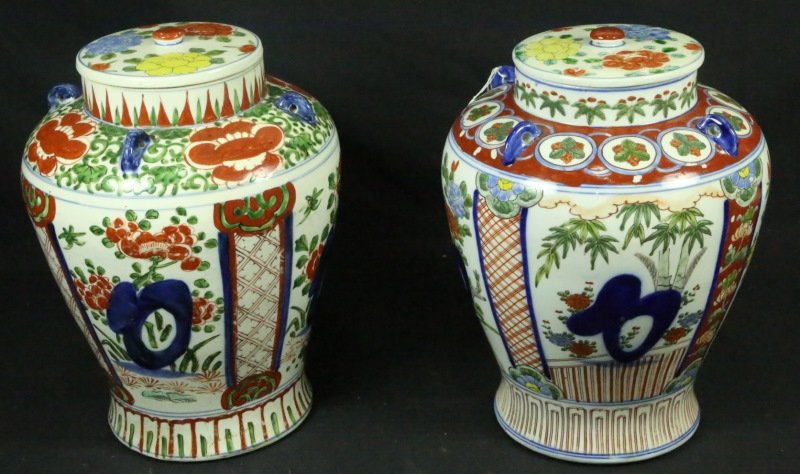 PAIR OF ANTIQUE CHINESE IMARI LIDDED TEMPLE JARS (1 of 6)