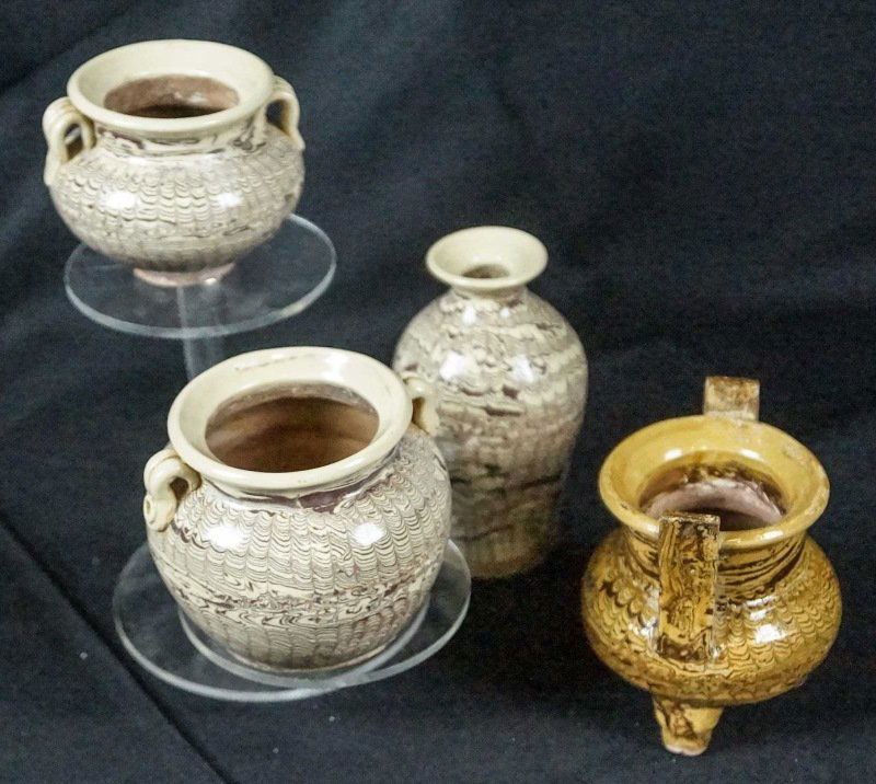 LOT OF FOUR CHINESE VASES & POT (1 of 9)