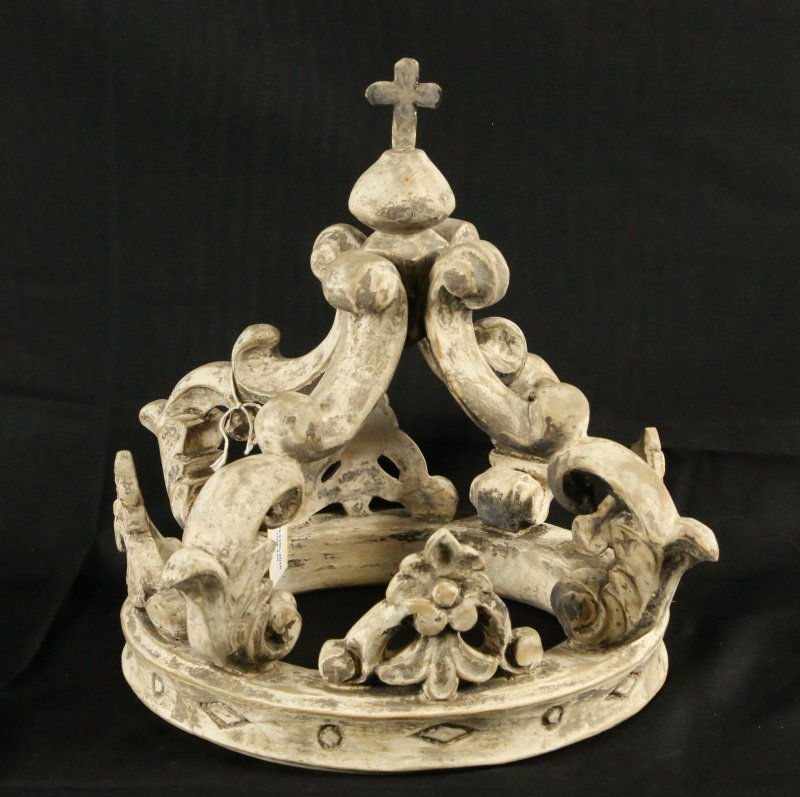 ELABORATELY CARVED DECORATIVE CROWN (1 of 3)