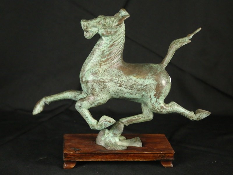 BRONZE TANG FLYING HORSE (1 of 2)