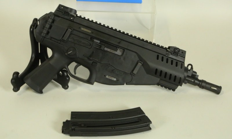 BERETTA ARX 160 .22 LR PISTOL: BERETTA ARX 160 .22 LR PISTOL (BRAND NEW IN BOX) CALIBER: .22 LR SERIAL NUMBER: PB026301 (010)