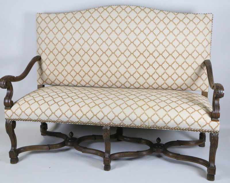 ANTIQUE FRENCH LOUIS XIV SETTEE (1 of 4)