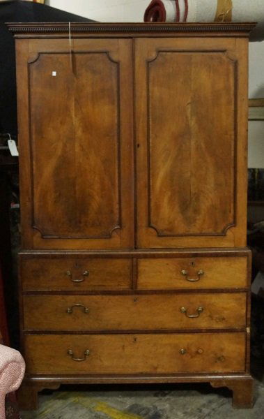 18th CENTURY GEORGIAN LINEN PRESS (1 of 3)