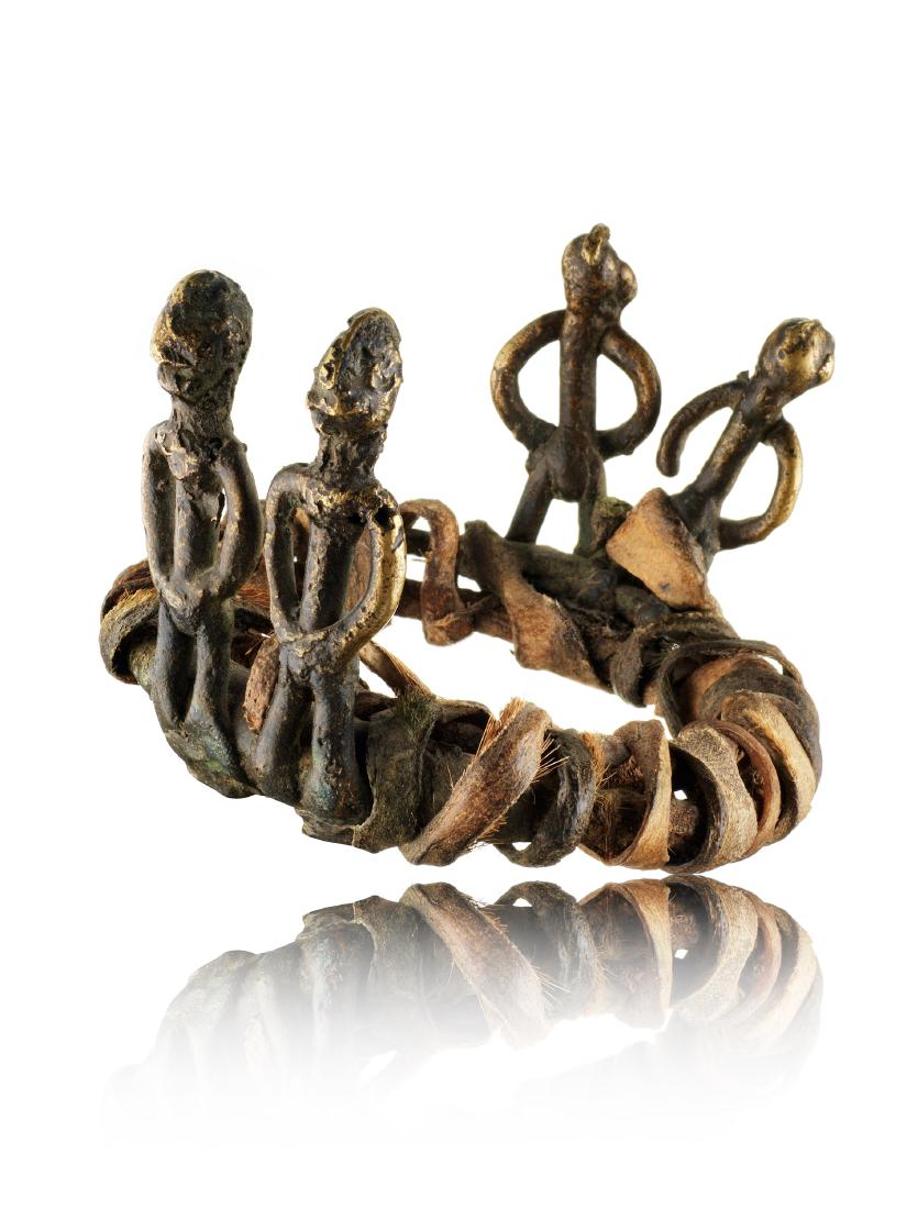 Armreif-Paar mit vier Figuren (1 of 1)