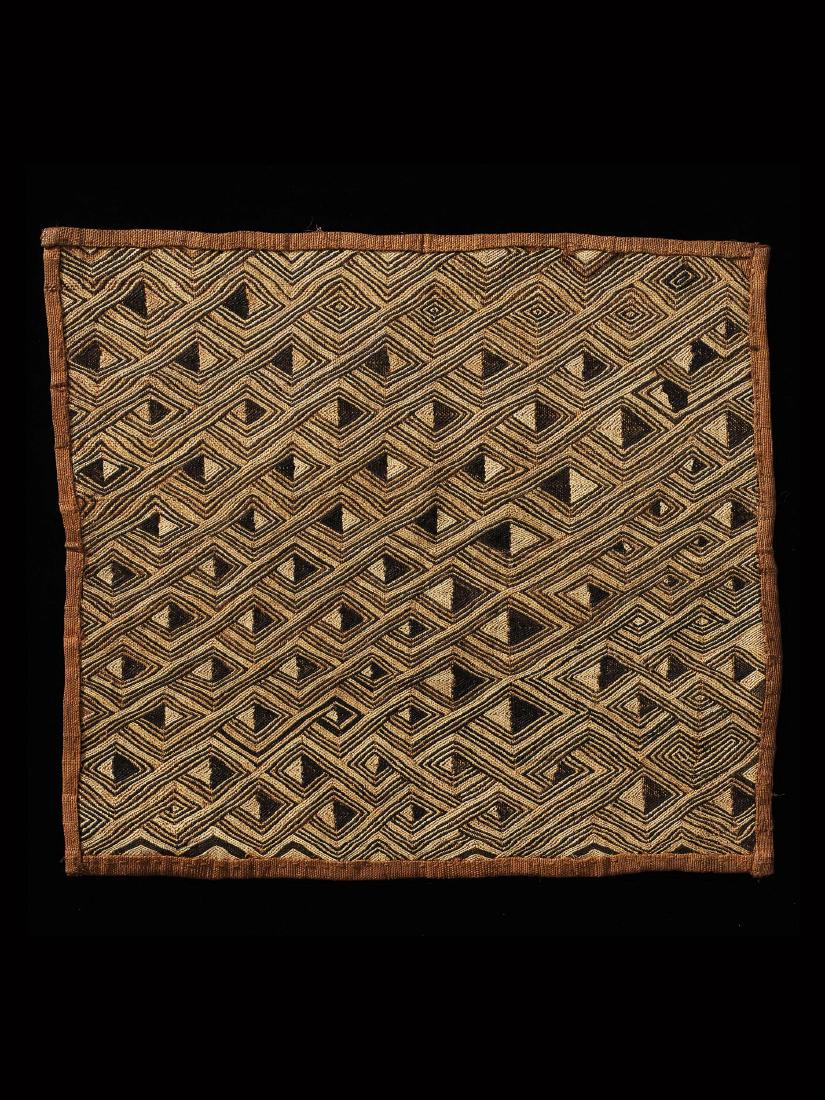 Raphia-Plueschgewebe (1 of 1)