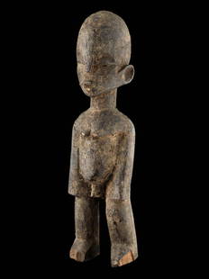 Figur, "bateba" (no reserve price): 17 Figur, "bateba" (no reserve price) Lobi, Burkina Faso Gesockelt (base included) Holz. H 17,5 cm. Provenienz: Nachlass René David (1928-2015), Zürich. bateba-Schreinfiguren der Lobi vereinten