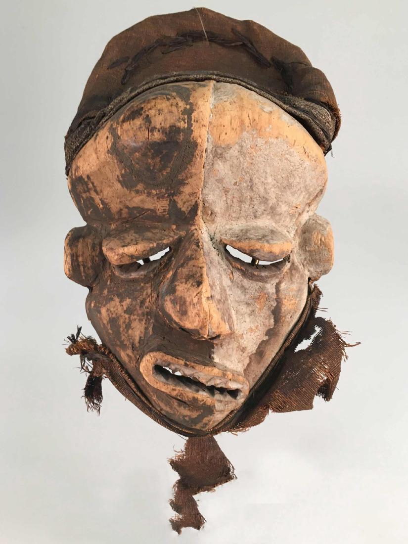 Maske, "mbangu" (no reserve price) (1 of 3)