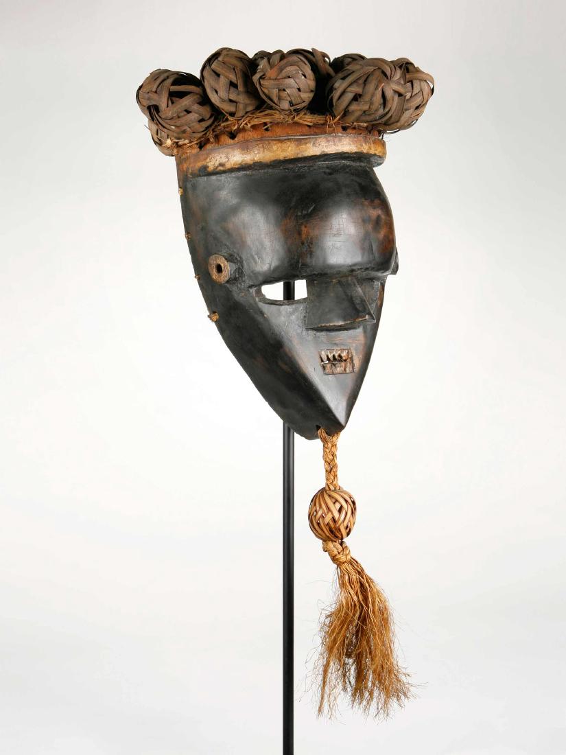 Maske, "mukinka" (no reserve price) (1 of 8)