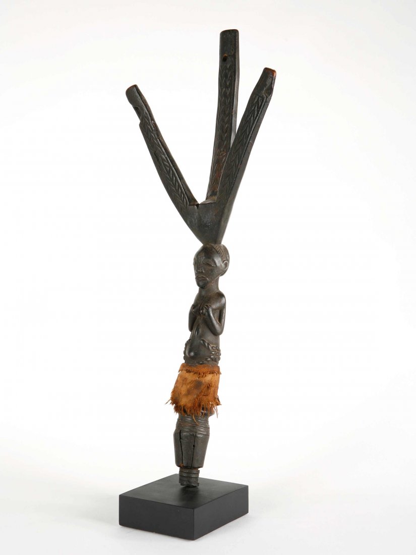 Pfeilhalter, "nsakakabemba" (TRIBAL ART) (1 of 9)