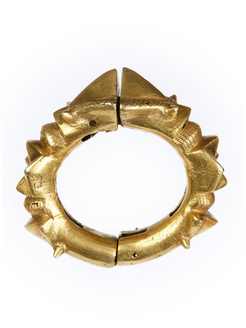 Armreif, "benkun benfra" (1 of 5)