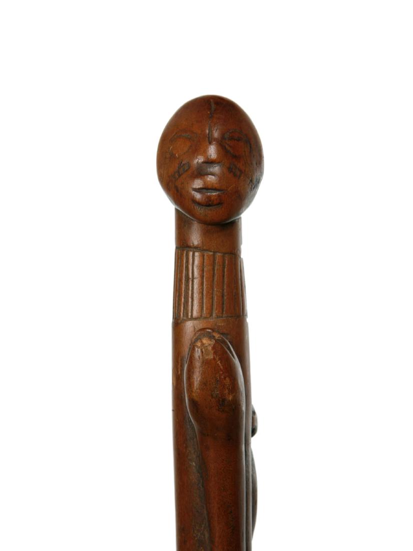 Würdestab: 62 Würdestab Tabwa, DR Kongo Holz. L 79,5 cm. Provenienz: Nachlass Kurt Hösli-Brutschin (1928-2006), Basel. CHF 100 / 200 EUR 94 / 188
