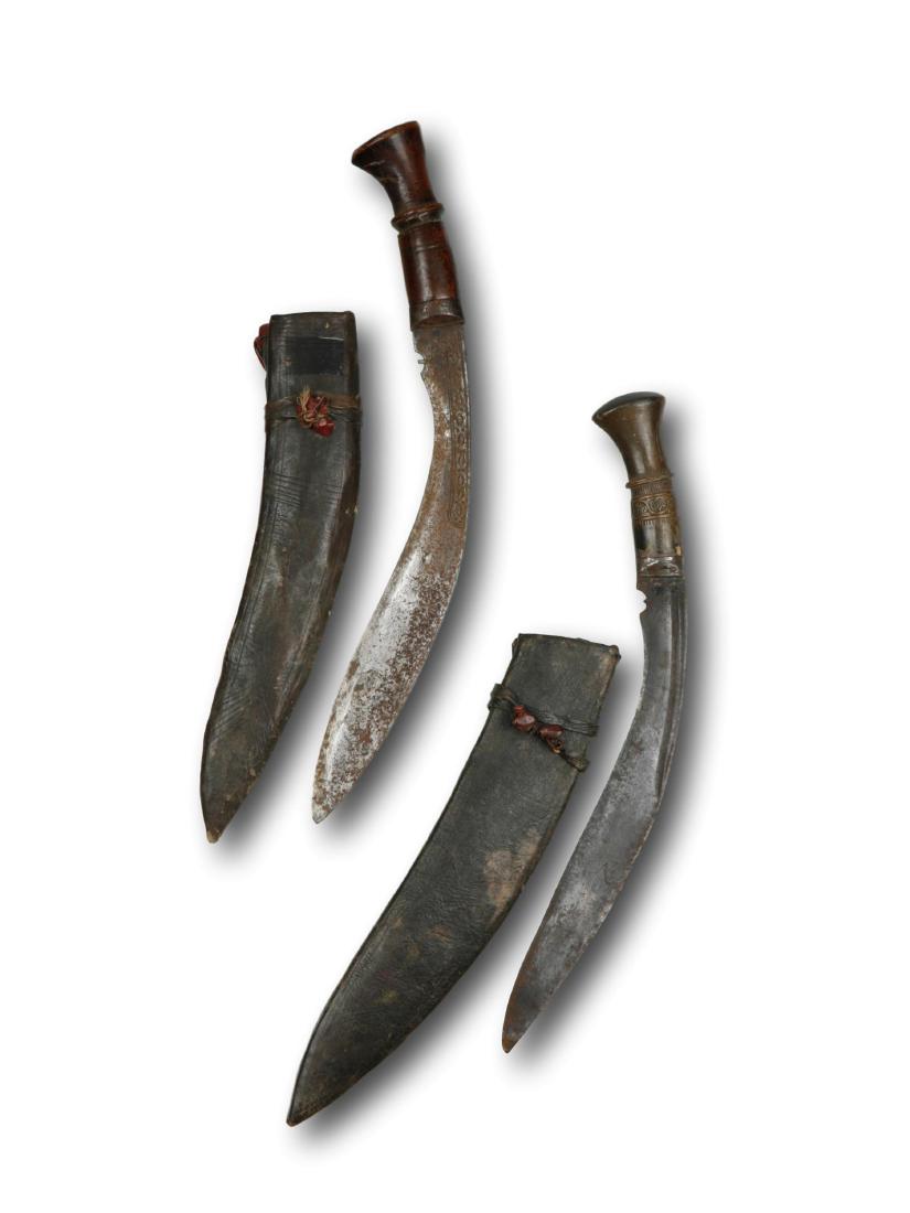 2 Dolche mit Scheiden (1 of 2)