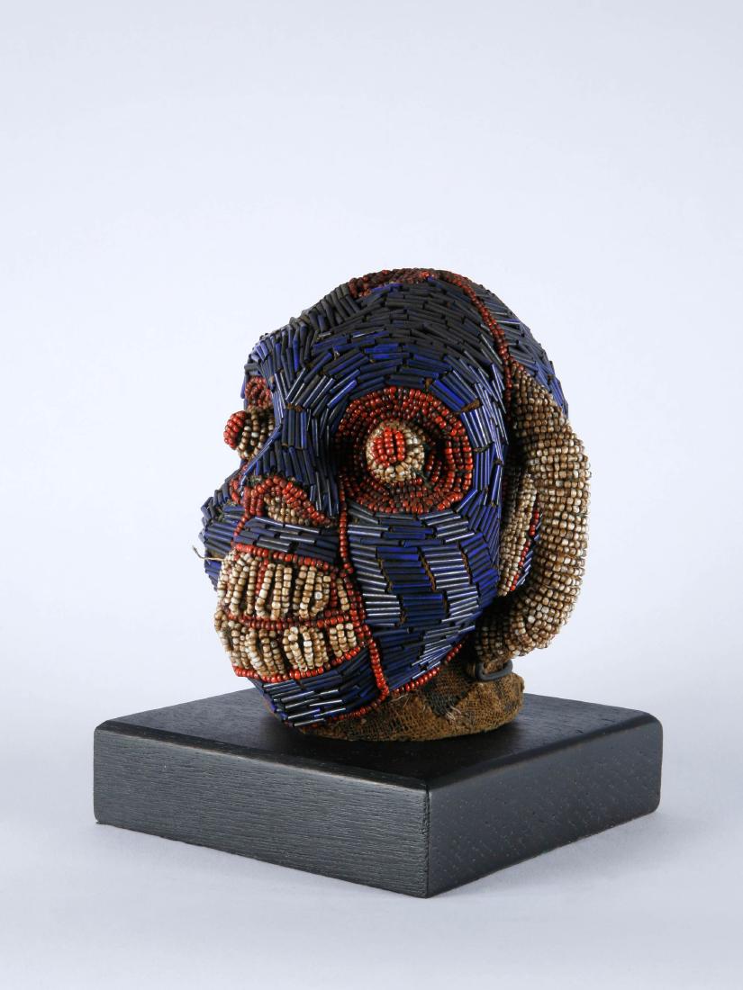 Perlenbesetzer Kopf, Kunstgewerbe (1 of 9)