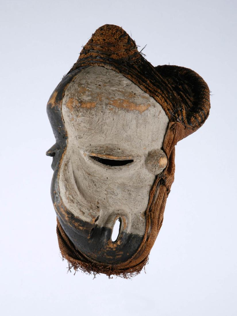 Maske, "mbangu" (1 of 9)