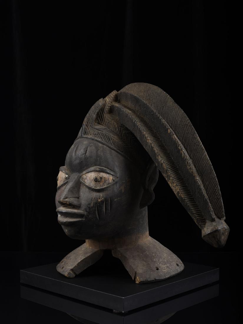 Kopfaufsatz, "egungun layewu" (1 of 16)