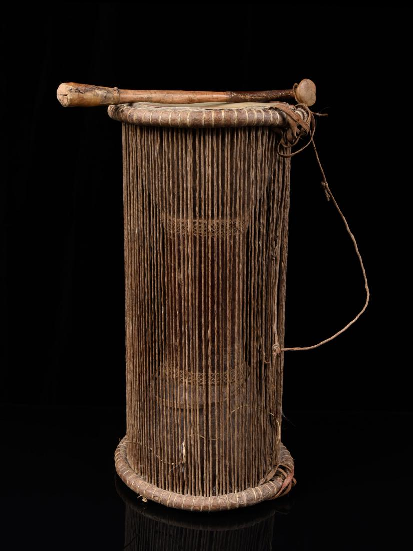 Sanduhrtrommel, "dundun" (1 of 10)